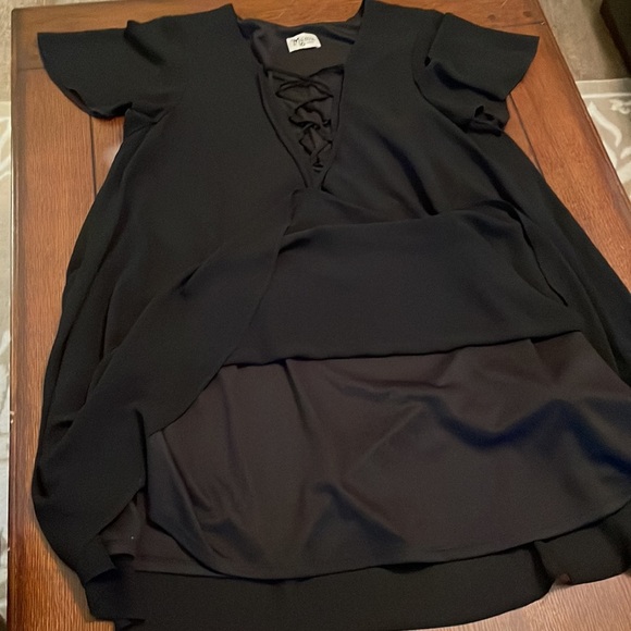Show me your mumu dress. Kylie lace up black. Large. Comfortable. Flowy. Lined. - Picture 5 of 8